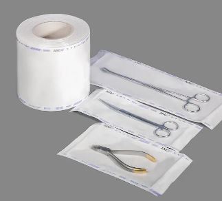 ¿Cómo mejora el material Tyvek las propiedades de barrera microbiana de los envases de esterilización?